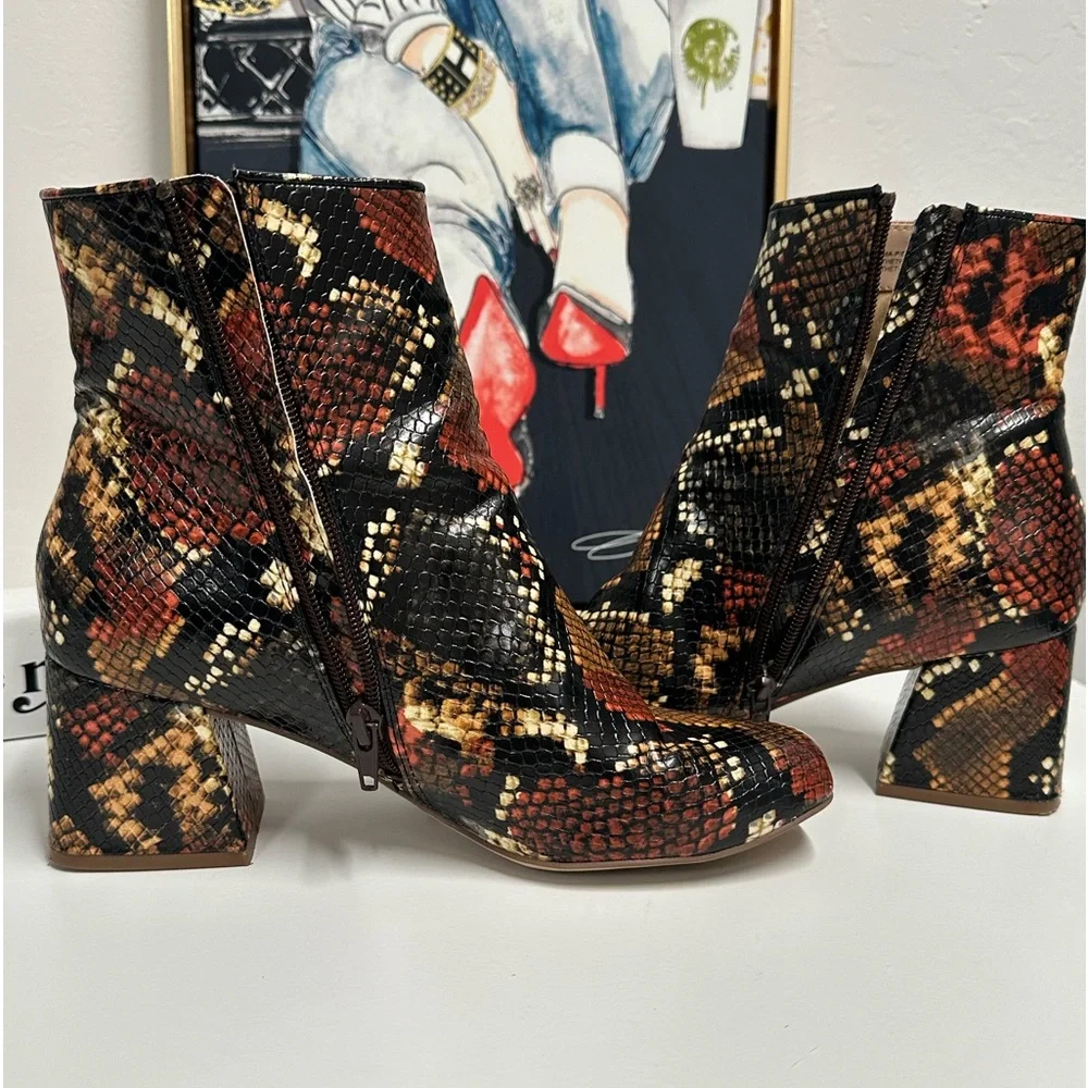 ⭐️⭐️ STEVE MADDEN Drama K Ankle Bootie ⭐️⭐️ VERY GENTLY USED - Picture 11 of 13